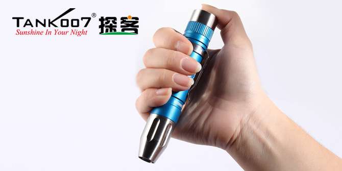 新手收藏家必用珠寶玉石鑒定工具——TANK007照玉手電筒！